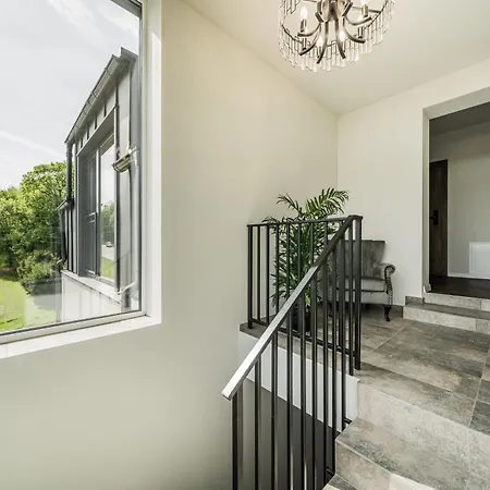 Riverra House - Two-bedroom
