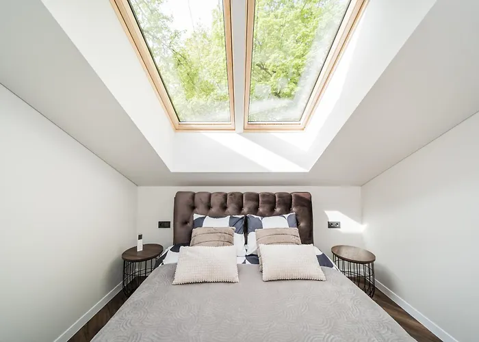 Riverra House - Two-bedroom Apartamento *